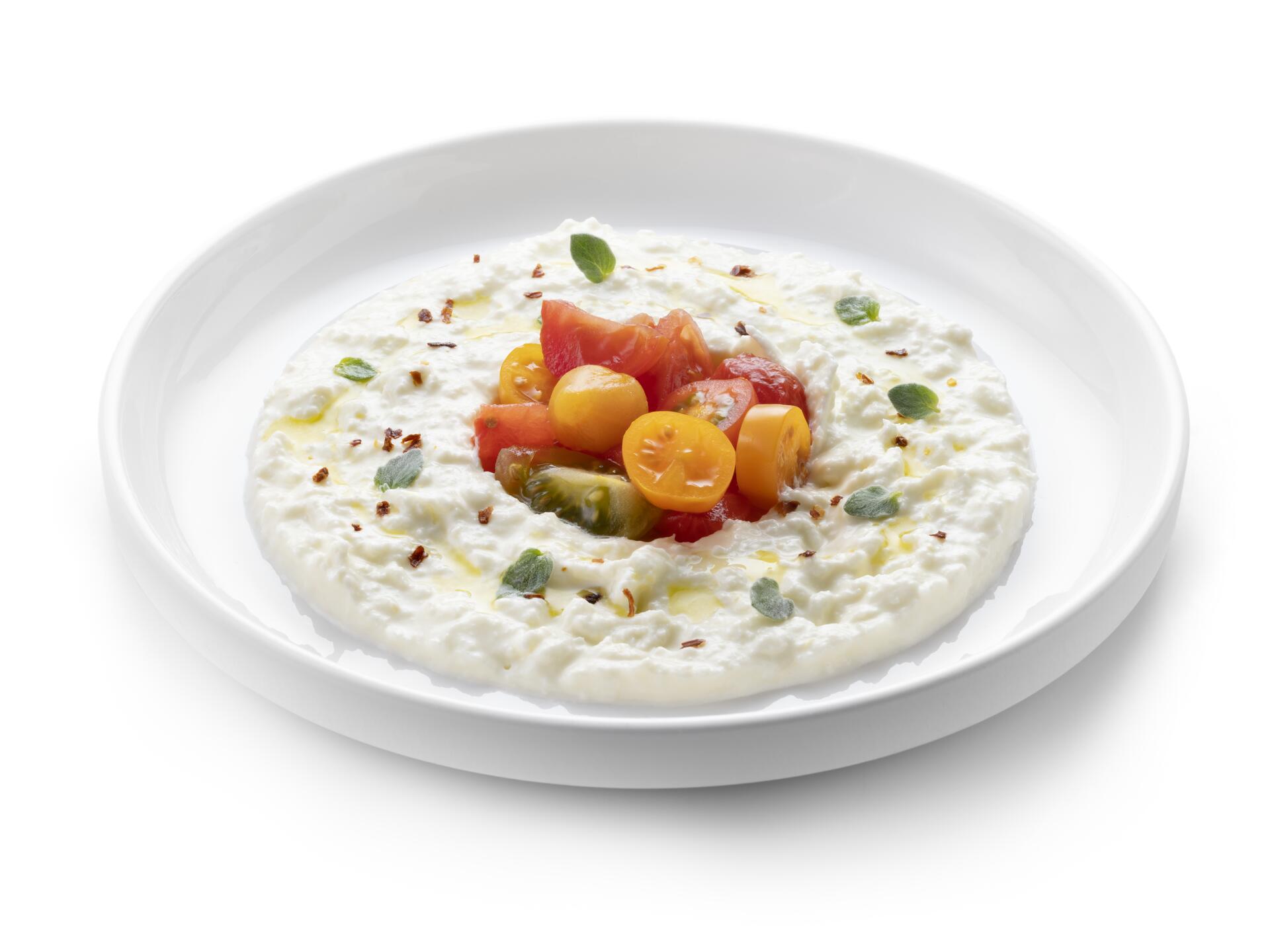 ZOMERSE TOMATENSALADE met romige mozzarella