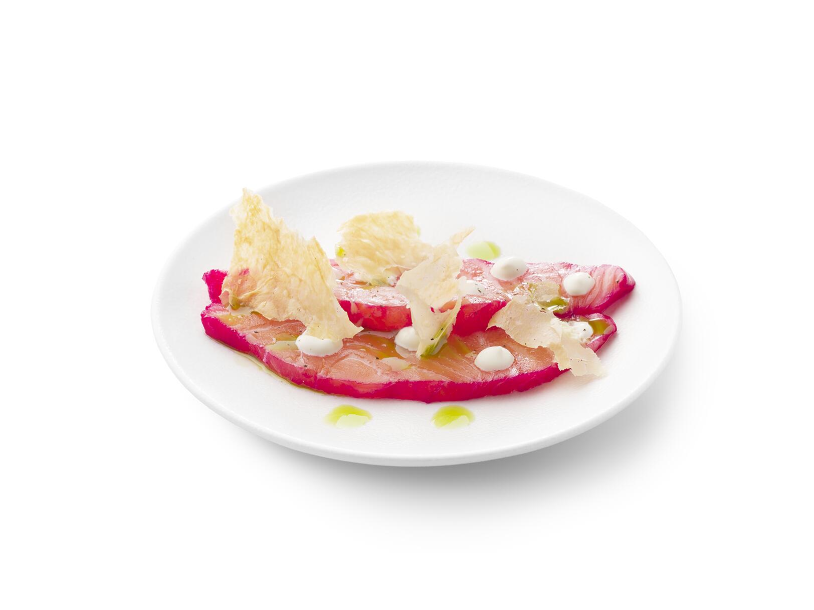 Zalm met rode biet, zure room en millefeuille