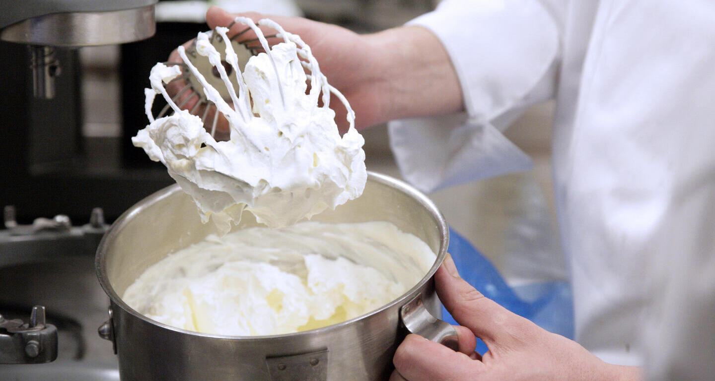 How do you whip the perfect cream? | Debic