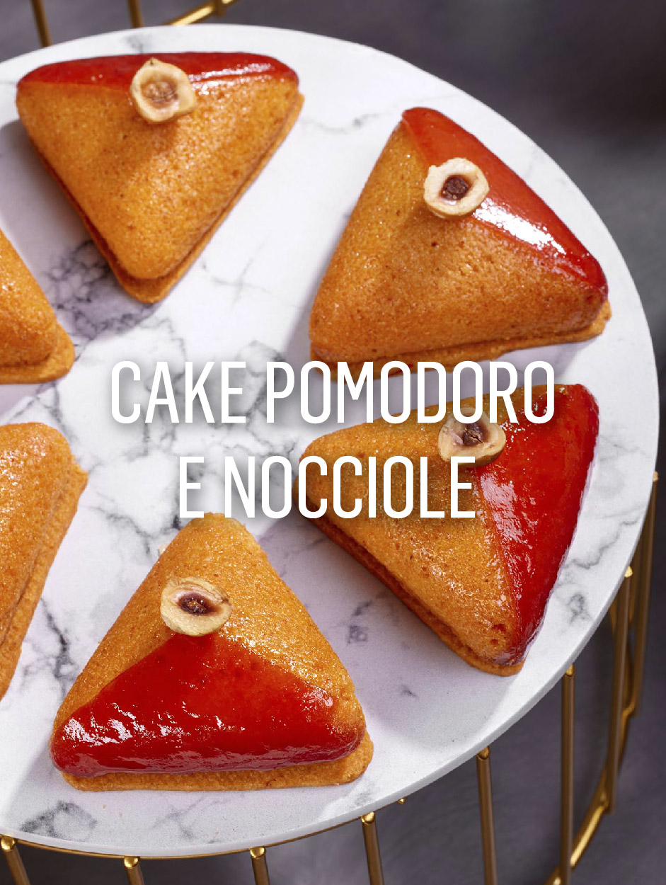 Cake al pomodoro e nocciole