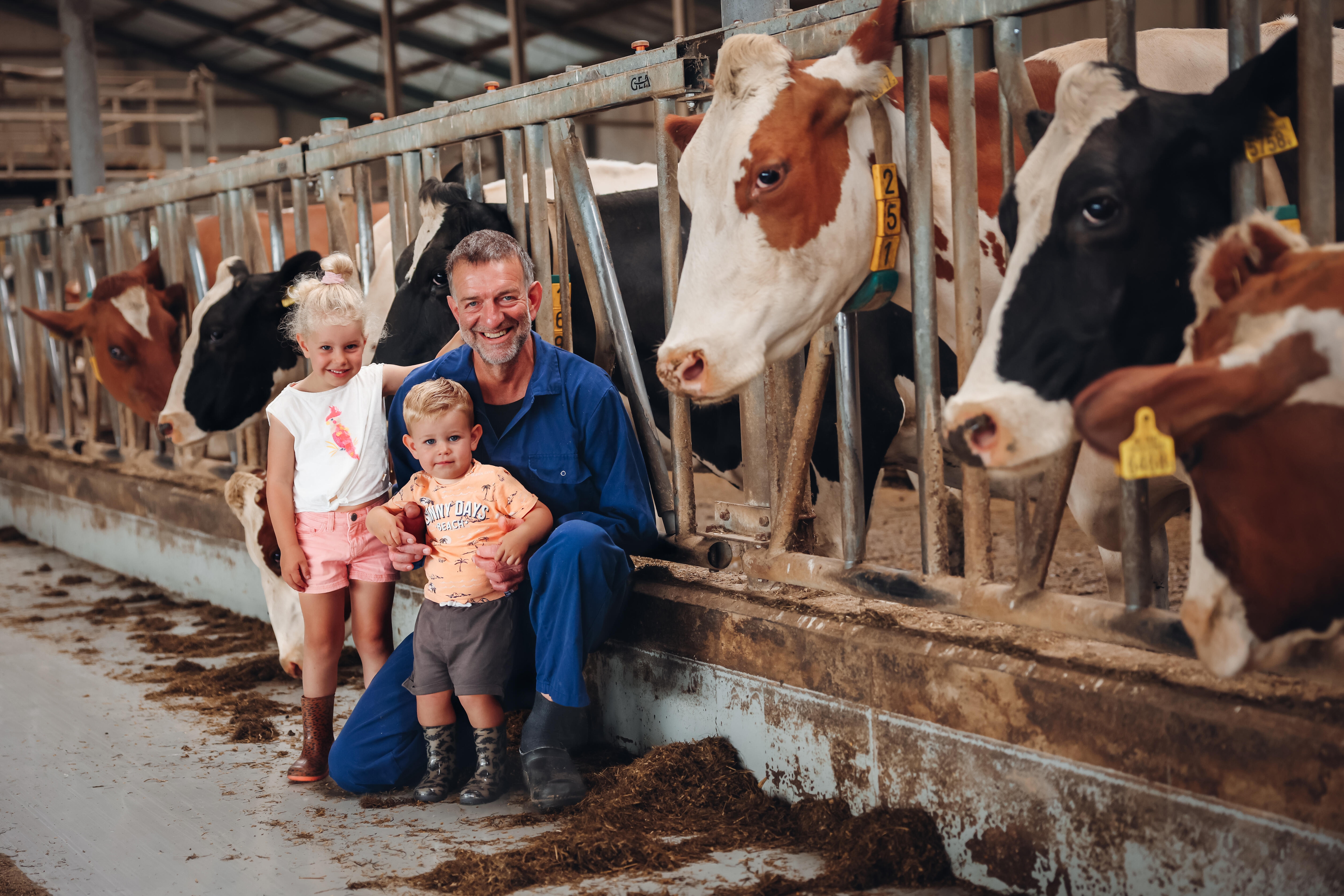 Arjan and his grandchildren
