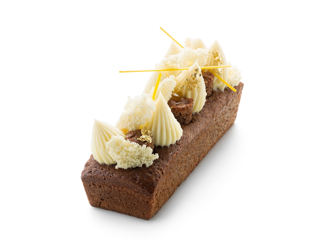 Kastanjecake met passie-yuzugelei 