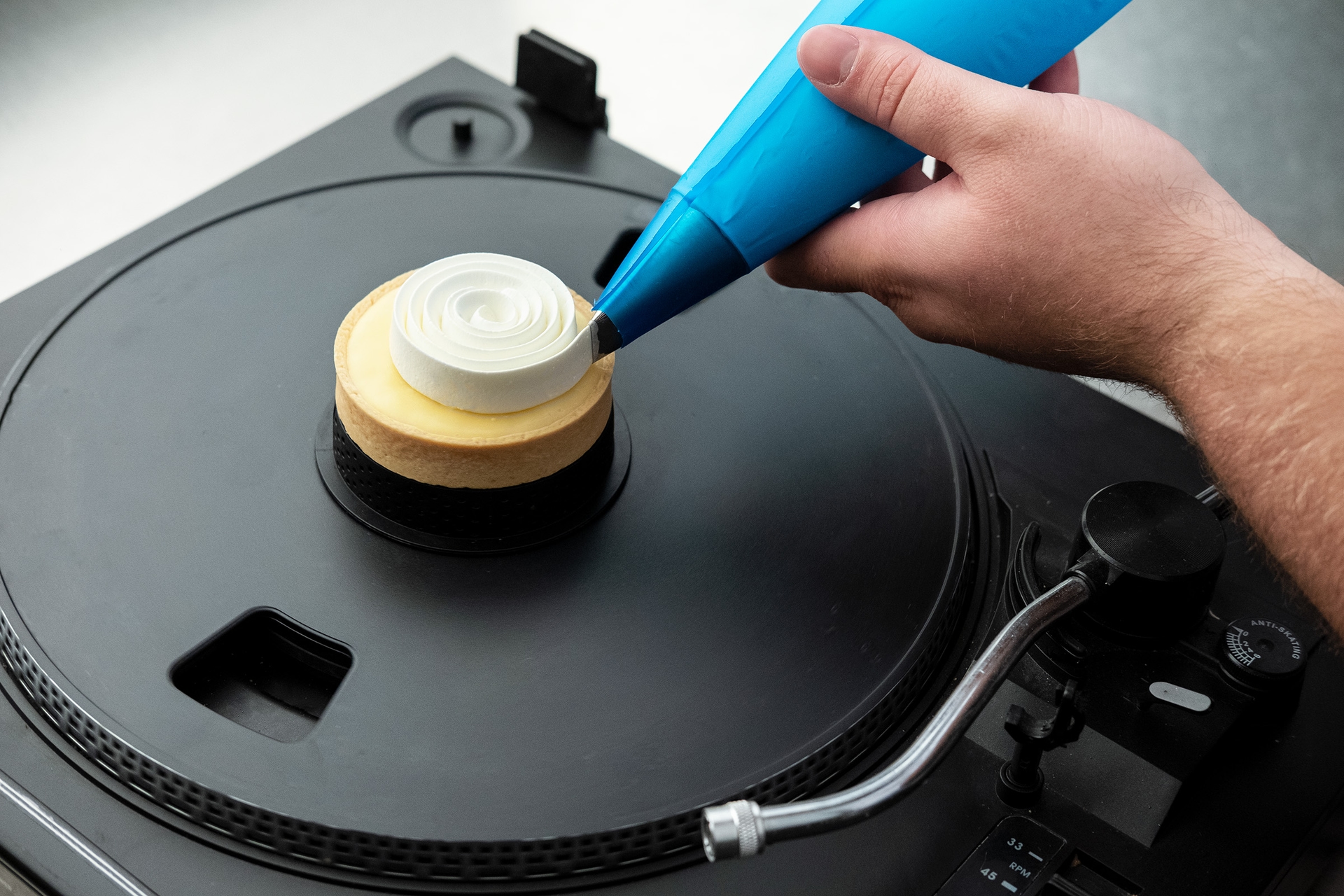 Werk van binnen naar buiten toe.