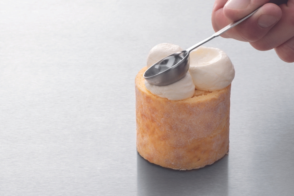 Illustration showing the dipping technique