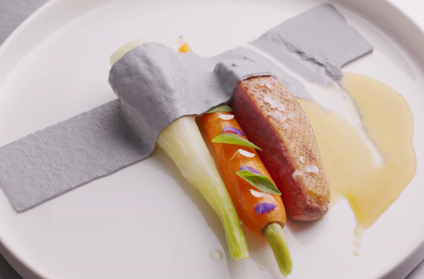 Duck tape sauce | Debic