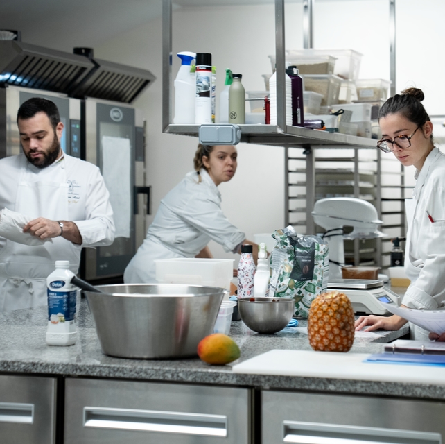 Gaëtan Fiard with his team in kitchen