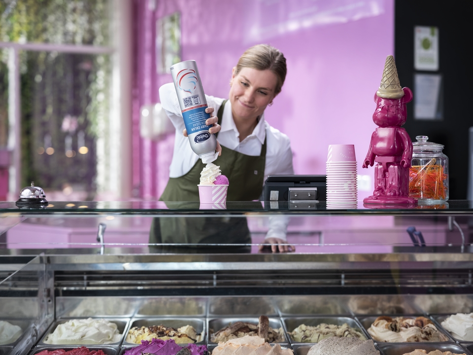 Debic Spraycan used on an ice-cream stand
