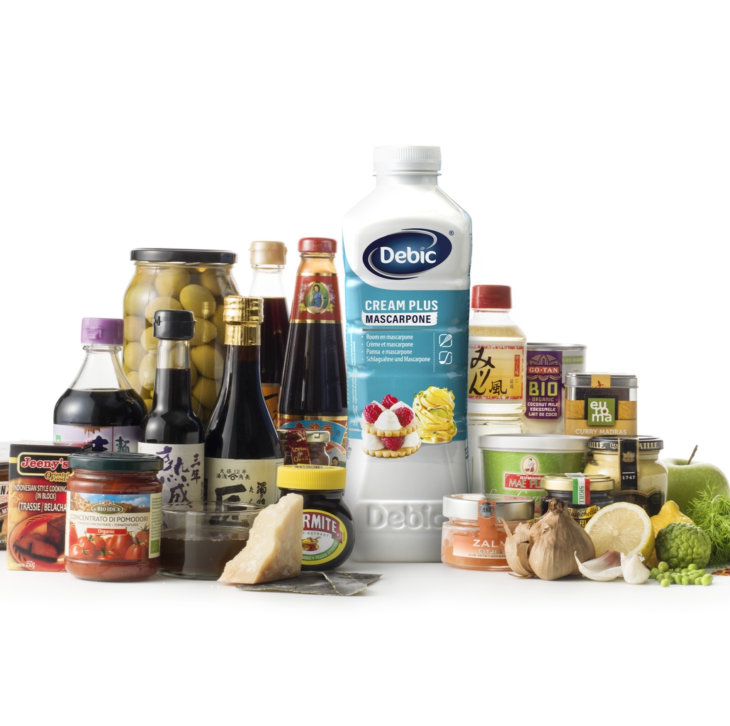 Debic Cream Plus Mascarpone surrounded by assorted ingredients.