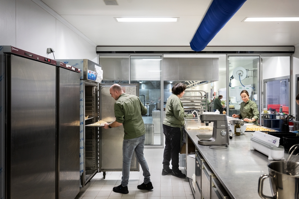 Jelle Cattelein's team in the kitchen