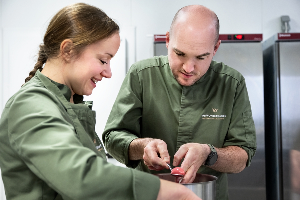 Jelle Cattelein with a colleague