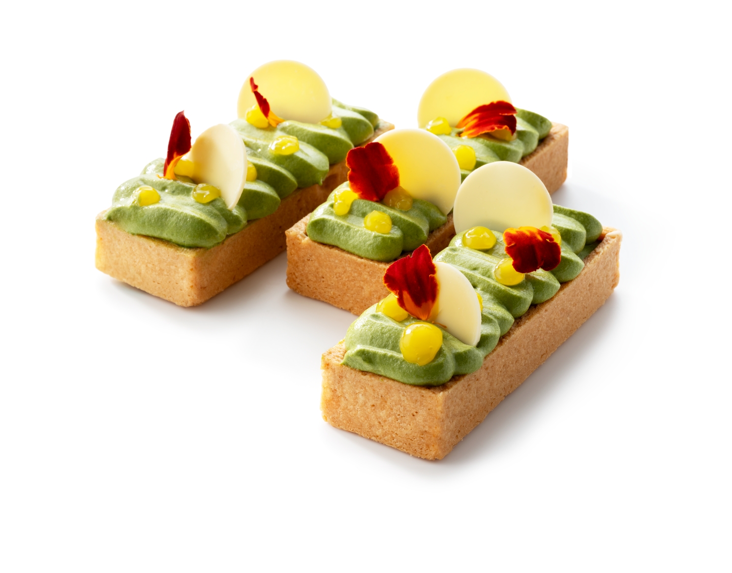 Tartlet with matcha cheesecake and yuzu | Debic