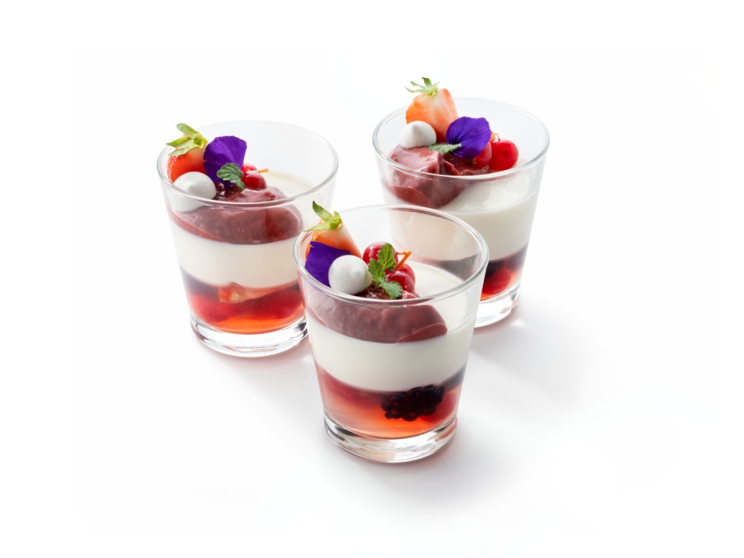 Verrine panna cotta with red fruits, elderflower aspic and raspberry mousse | Debic