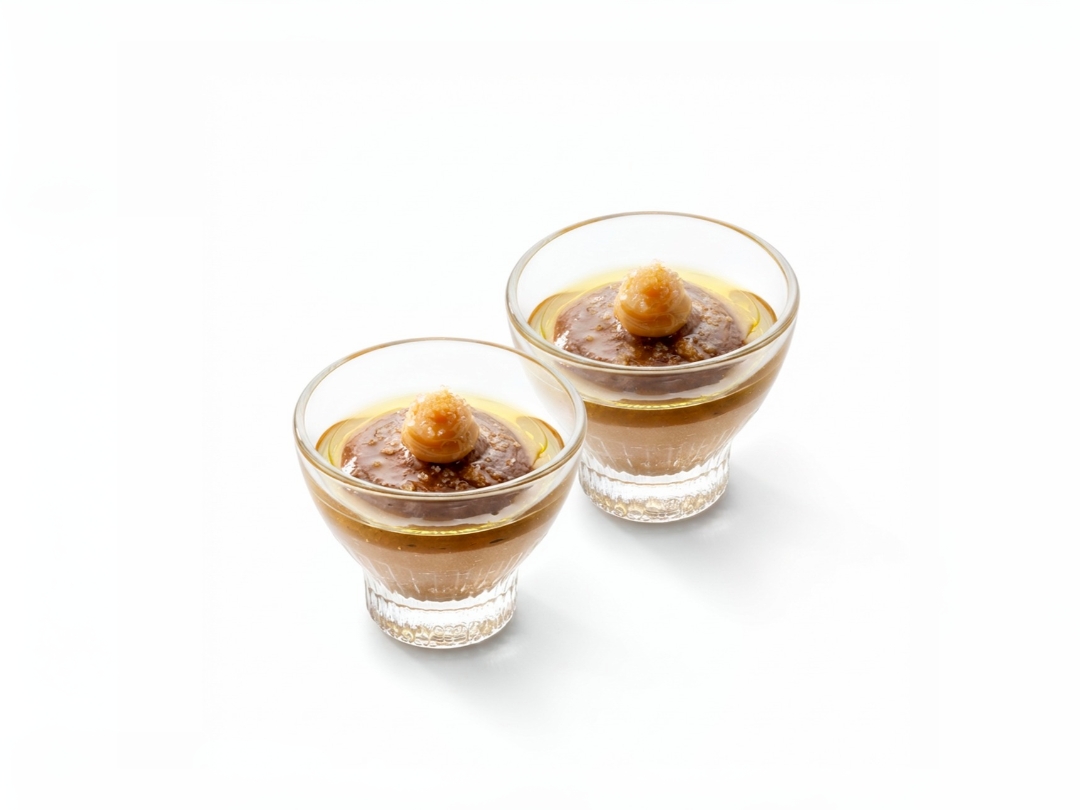 Verrine hazelnut chocolate mousse with dulce de leche, olive oil and fleur de sel | Debic