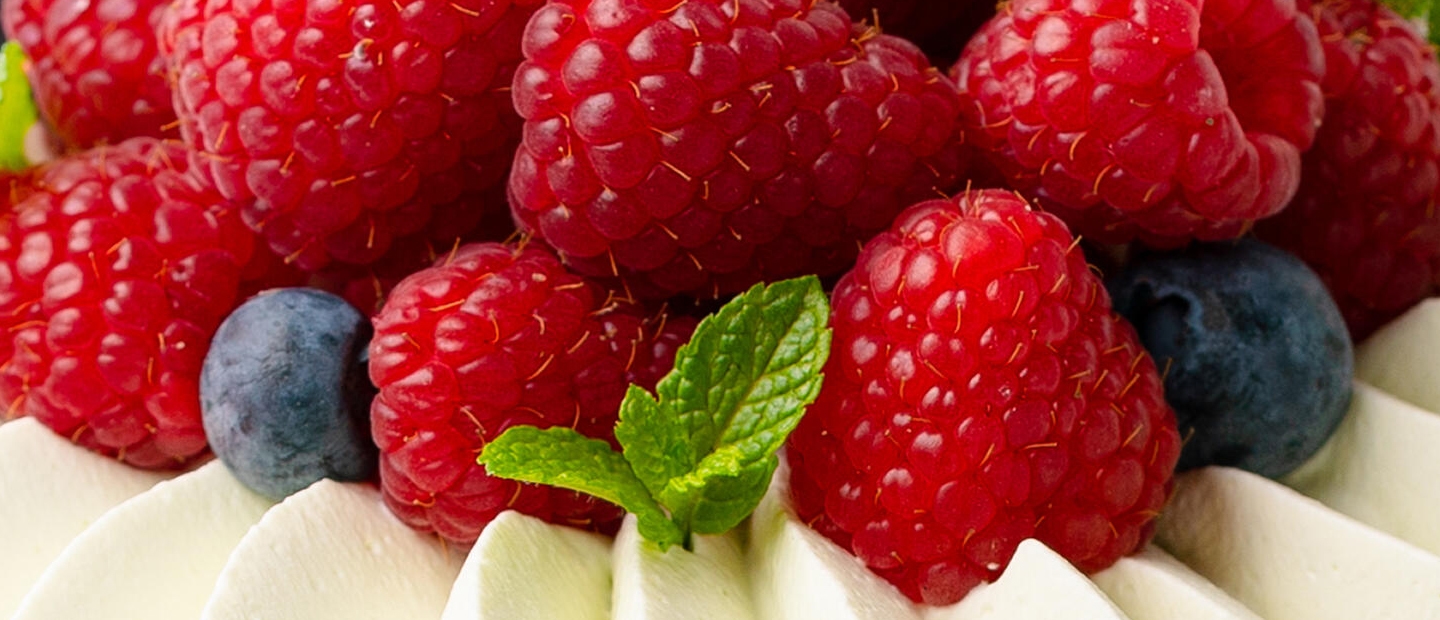 Raspberry mint pavlova