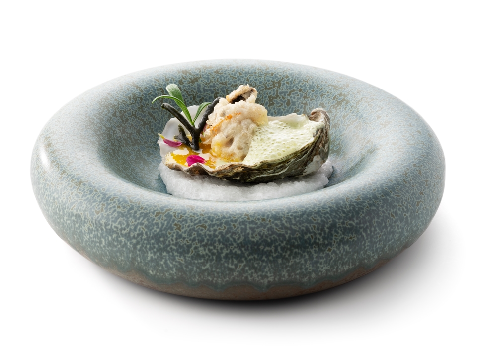 Oyster tempura with codium sauce and passion fruit