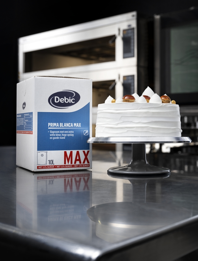 Prima Blanca max met een witte taart