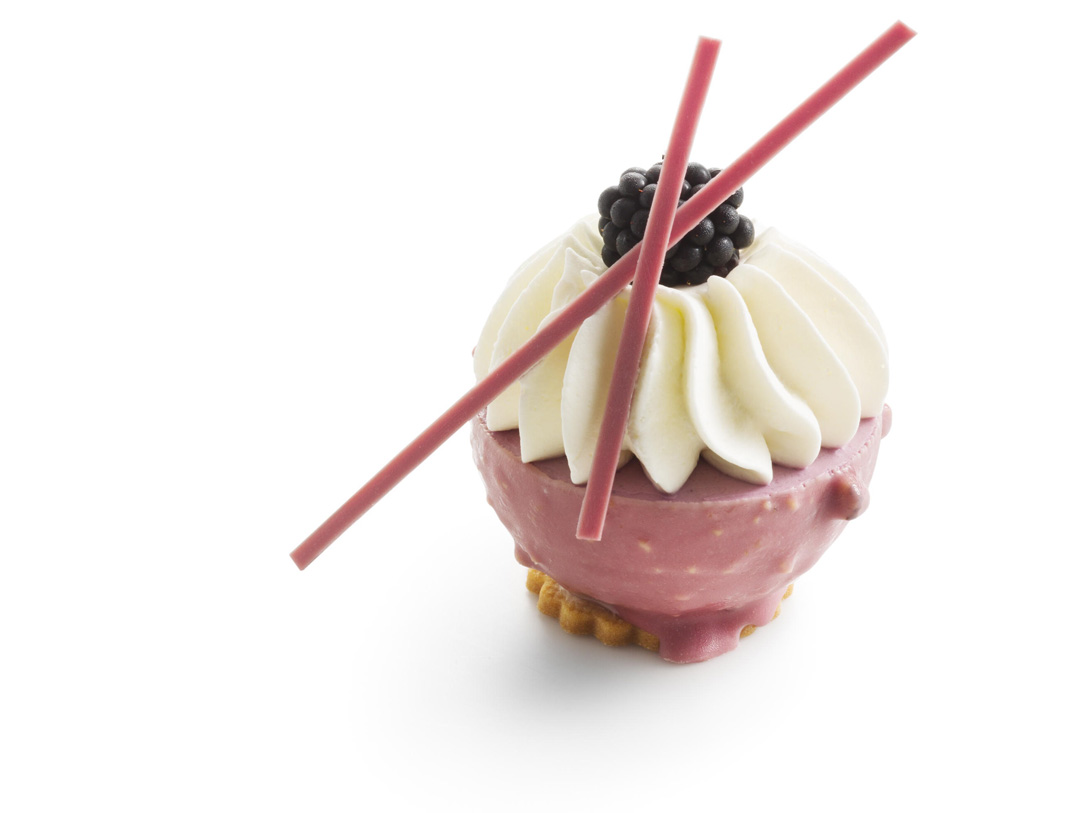 Gebakje van braam met een zachte vulling van mascarpone - photo1 | Debic