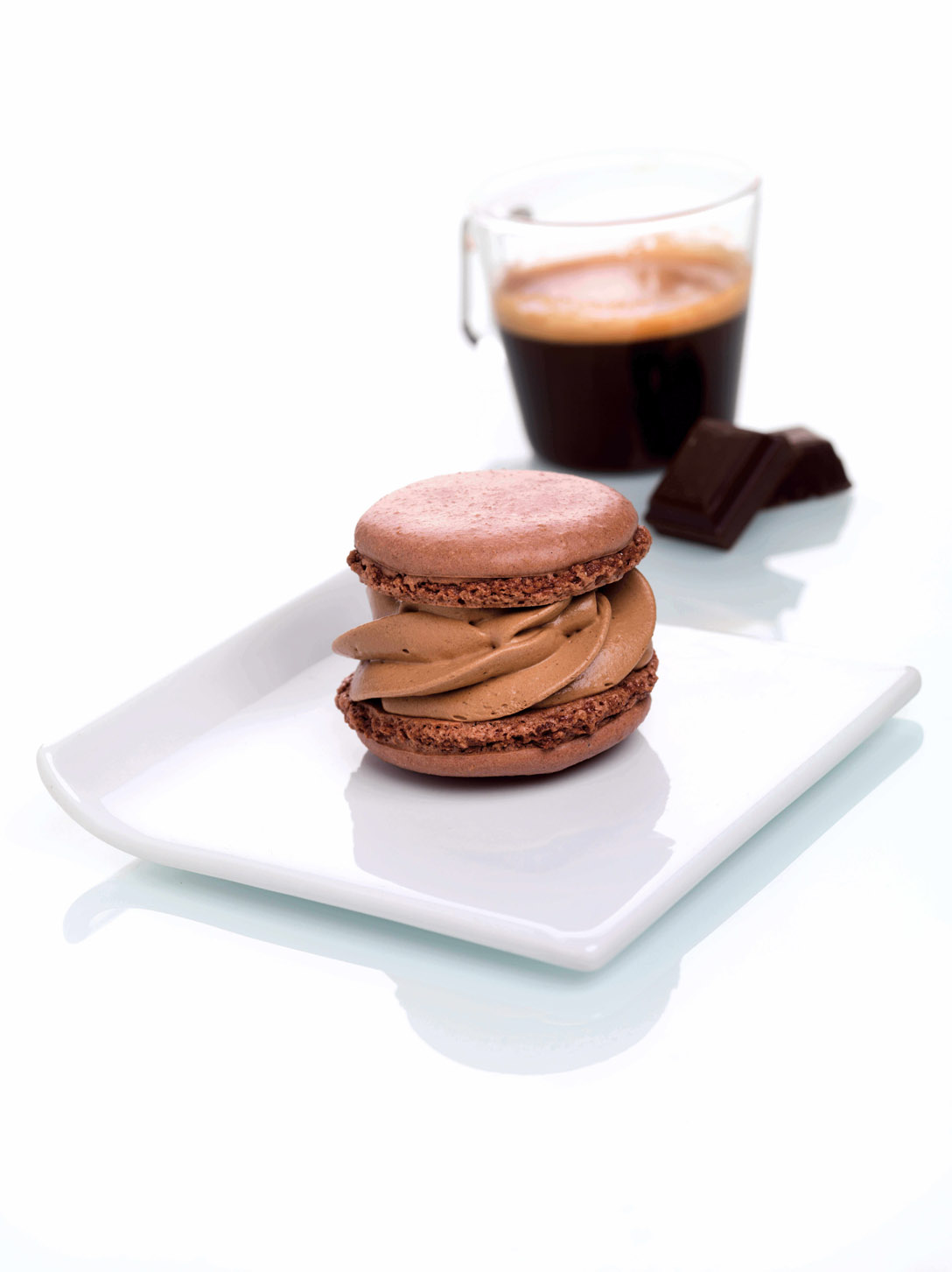 Chocolademousse in macaron - photo1 | Debic