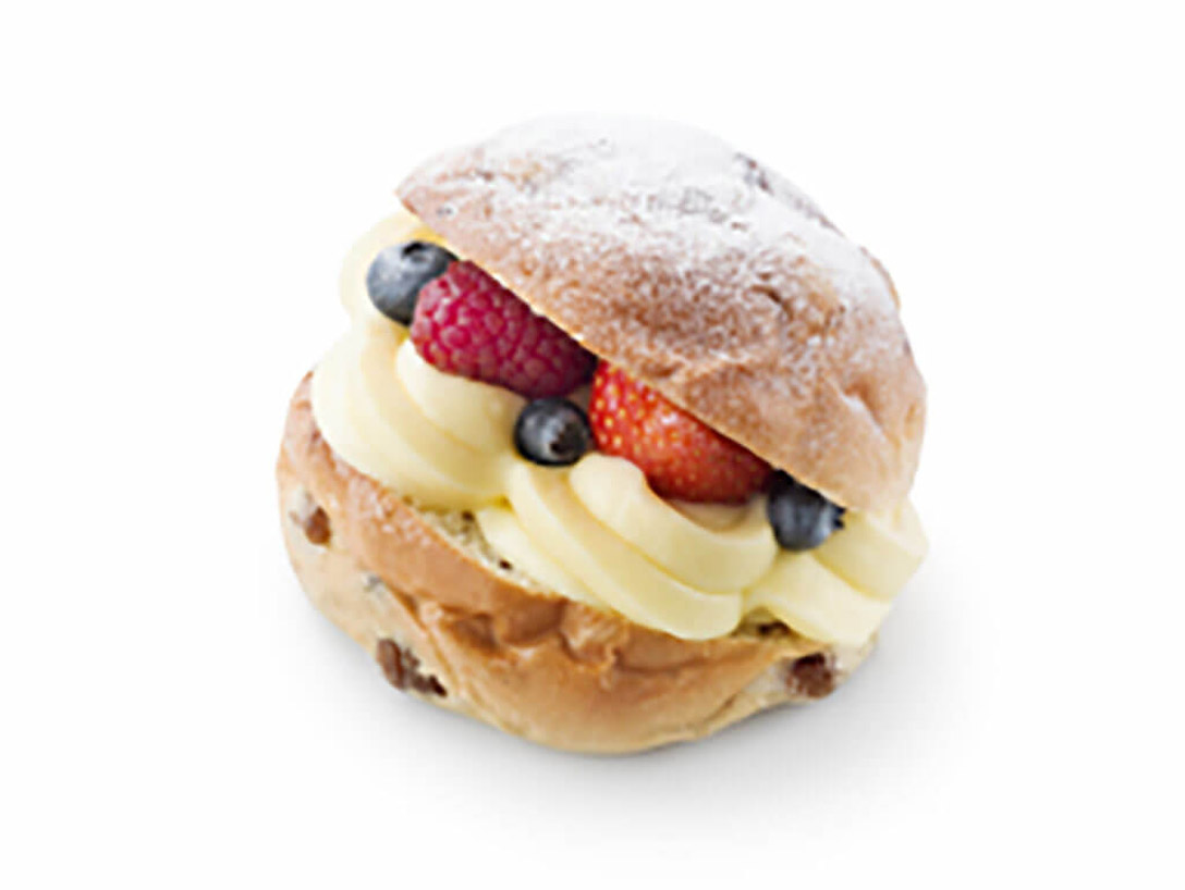 Krentenbol met gele room - photo1 | Debic