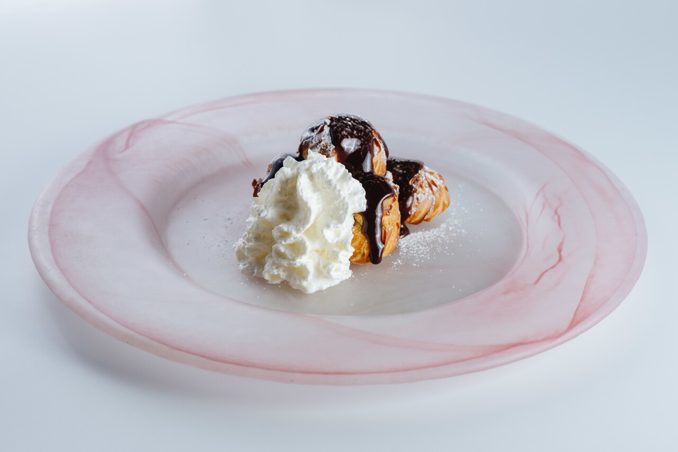 Lionesas con parfait de chocolate y nata - photo1 | Debic