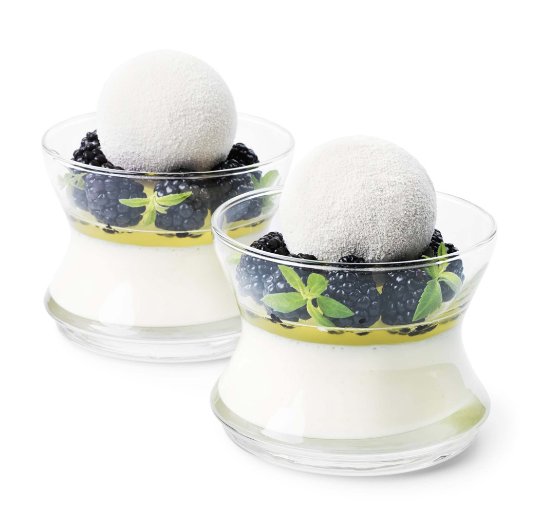 Lemon posset with limoncello and blackberries - photo1 | Debic