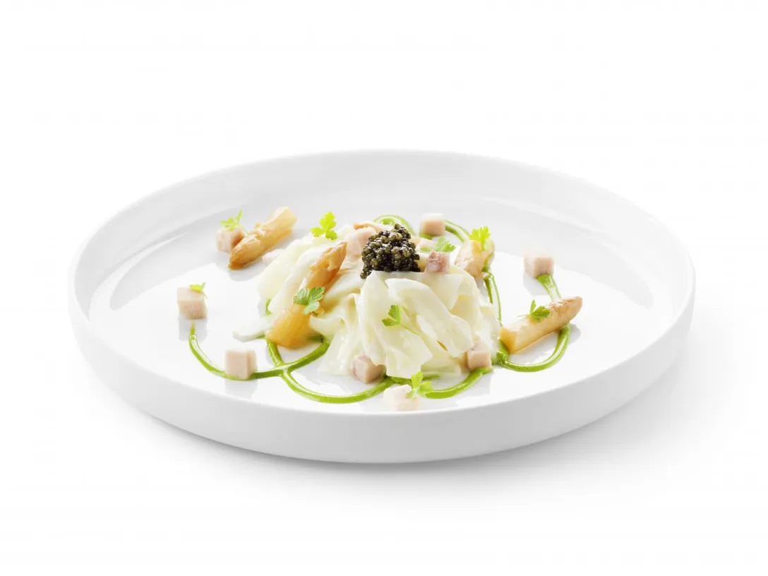Tagliatelle de espárragos blancos
