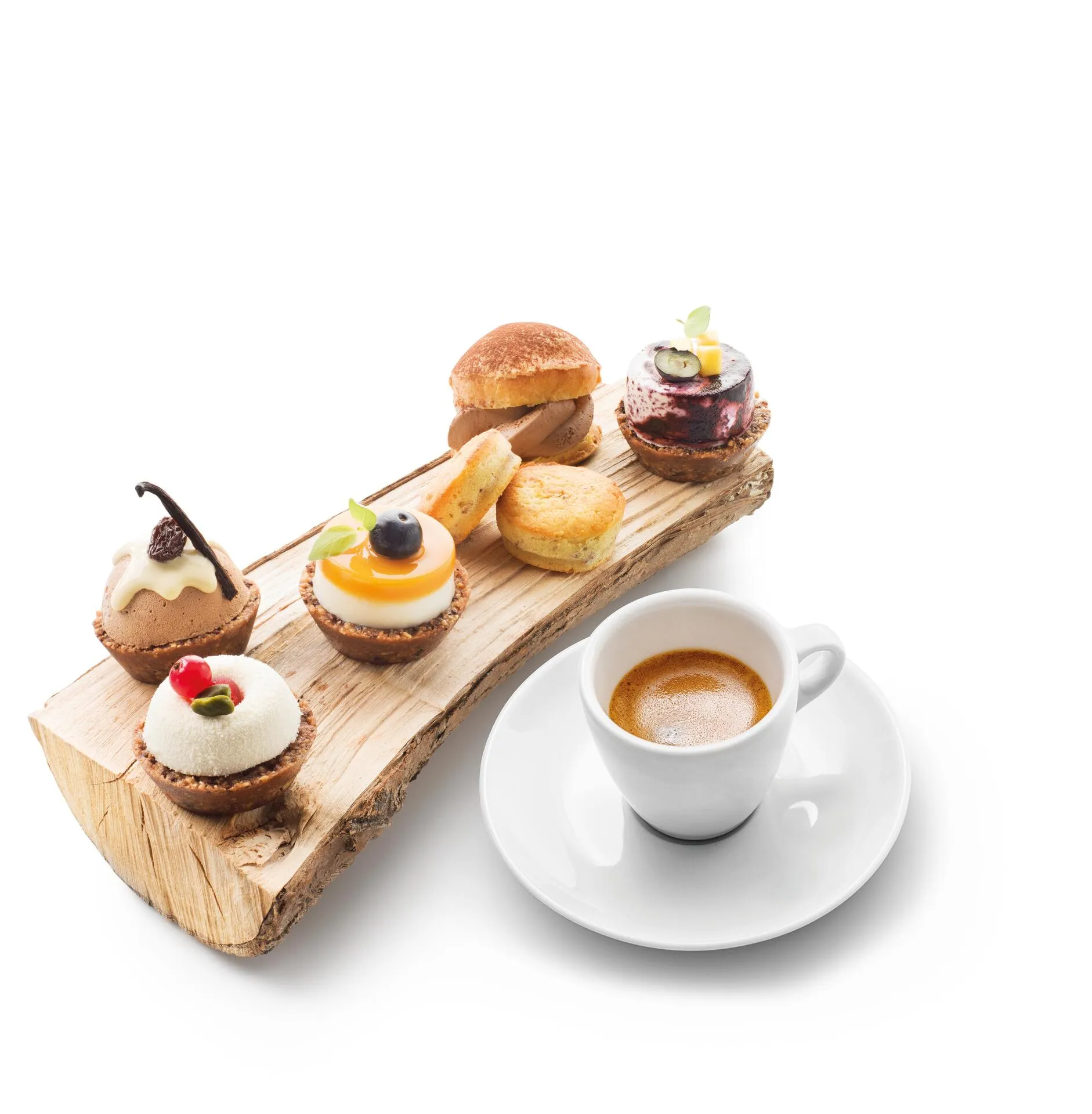 Check our article about the petit-fours! 