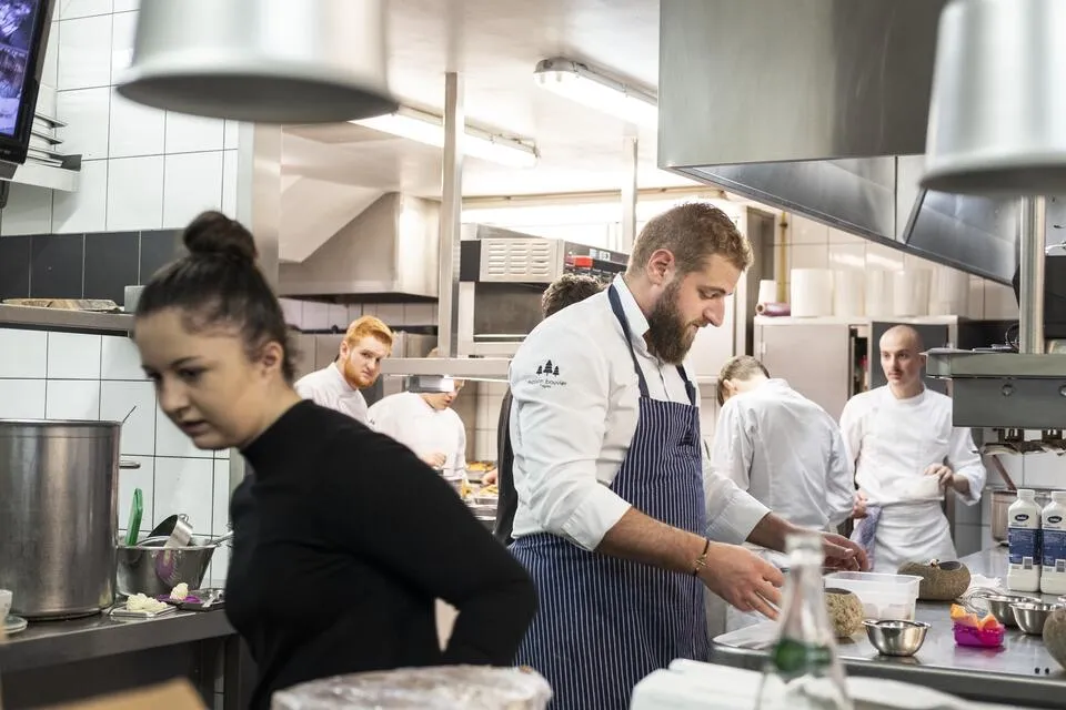 Looking for business tips to build your dream team?  - photo 3285911-1 | Debic