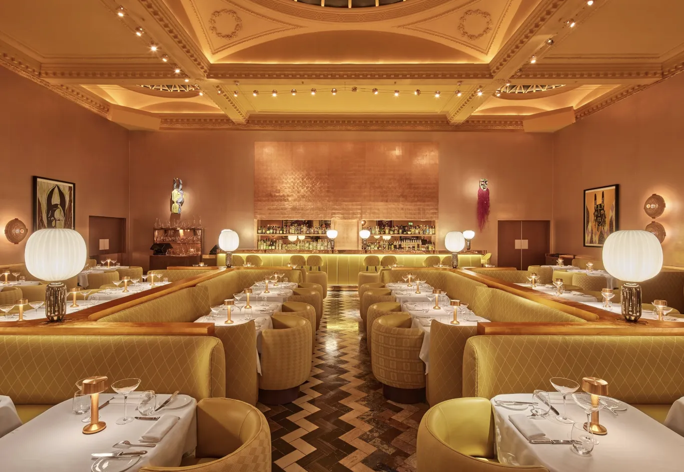 Maximalist restaurants and the ketchup and mustard theory