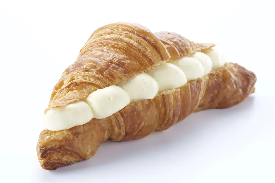 Cruasanes receta clásica con crema a la Chantilly