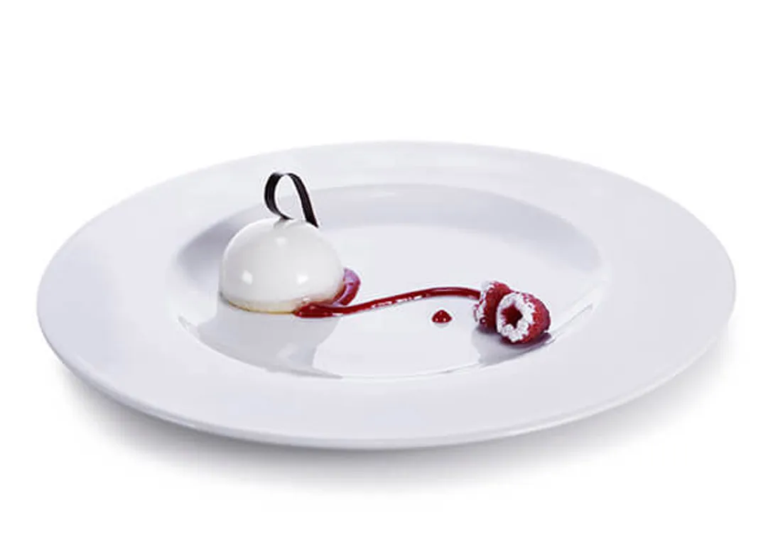 Mousse di mascarpone con cuore morbido di lampone