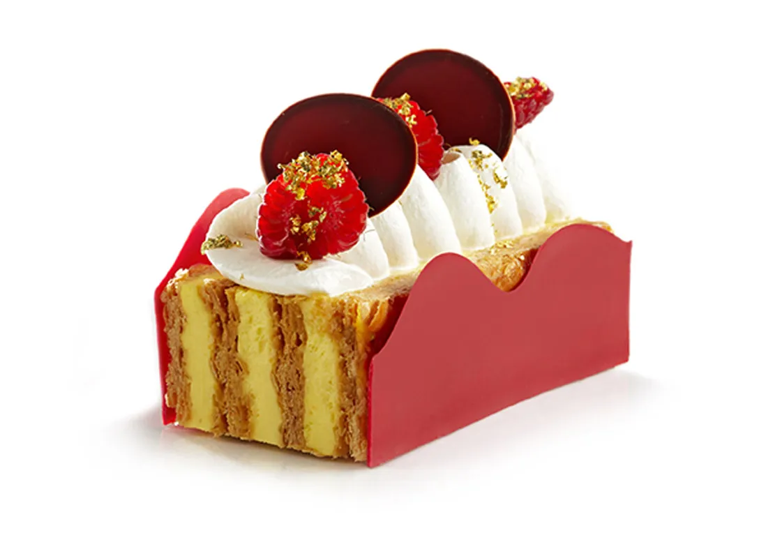 Millefoglie con crema diplomatica e lamponi