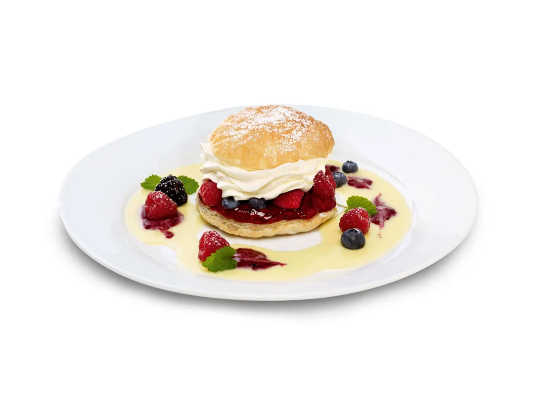 Friesentörtchen mit Waldbeeren