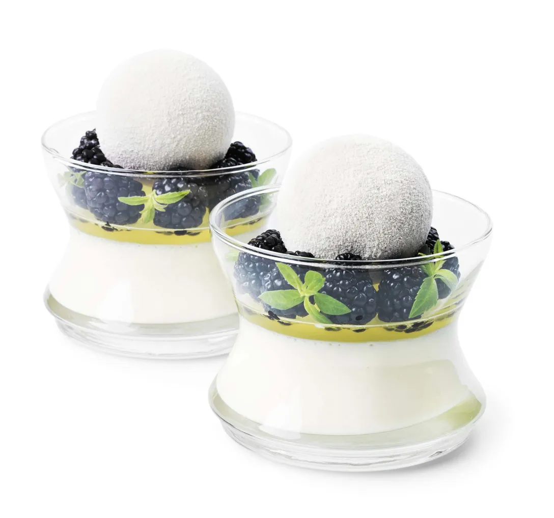 A Recipe for Lemon posset with limoncello and blackberries | Debic