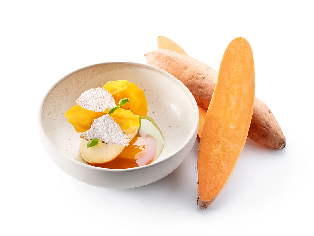 Süßkartoffelparfait mit Karottenkaramell und Basilikum
