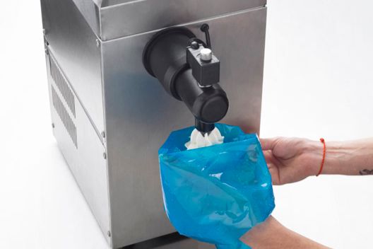 Crème fouettée à la machine - technique | Debic