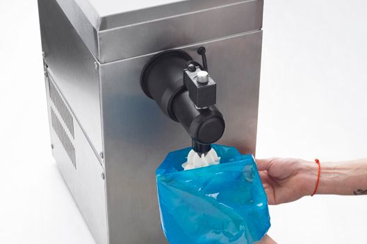 Montare la panna con il montapanna step3