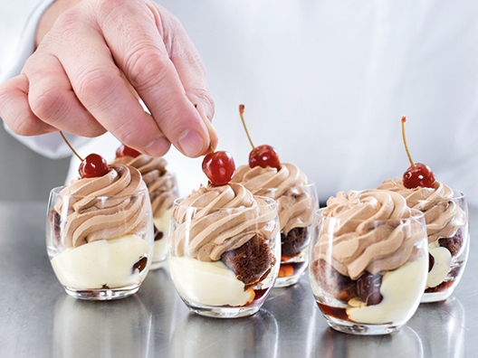 Chocolate Mousse - convenient 4 steps preparation - technique | Debic