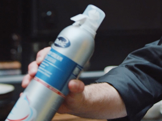 Dairy Cream - How to use the Debic spray can? step2