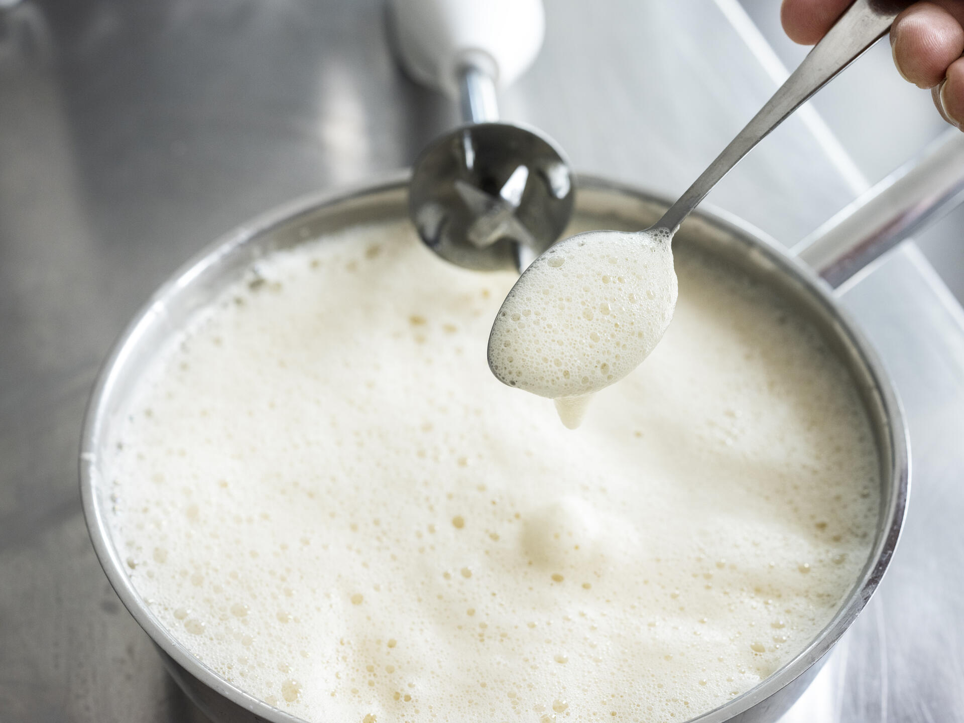 Frothy sauces (made with beurre blanc) - technique | Debic