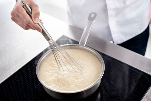 Zahuštění omáčky máslem step2