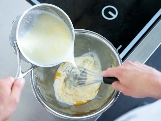 Máslový krém se žloutkovým základem step4